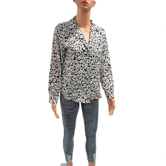 Black and White Floral Button-Up Blouse - Picture 5 of 15